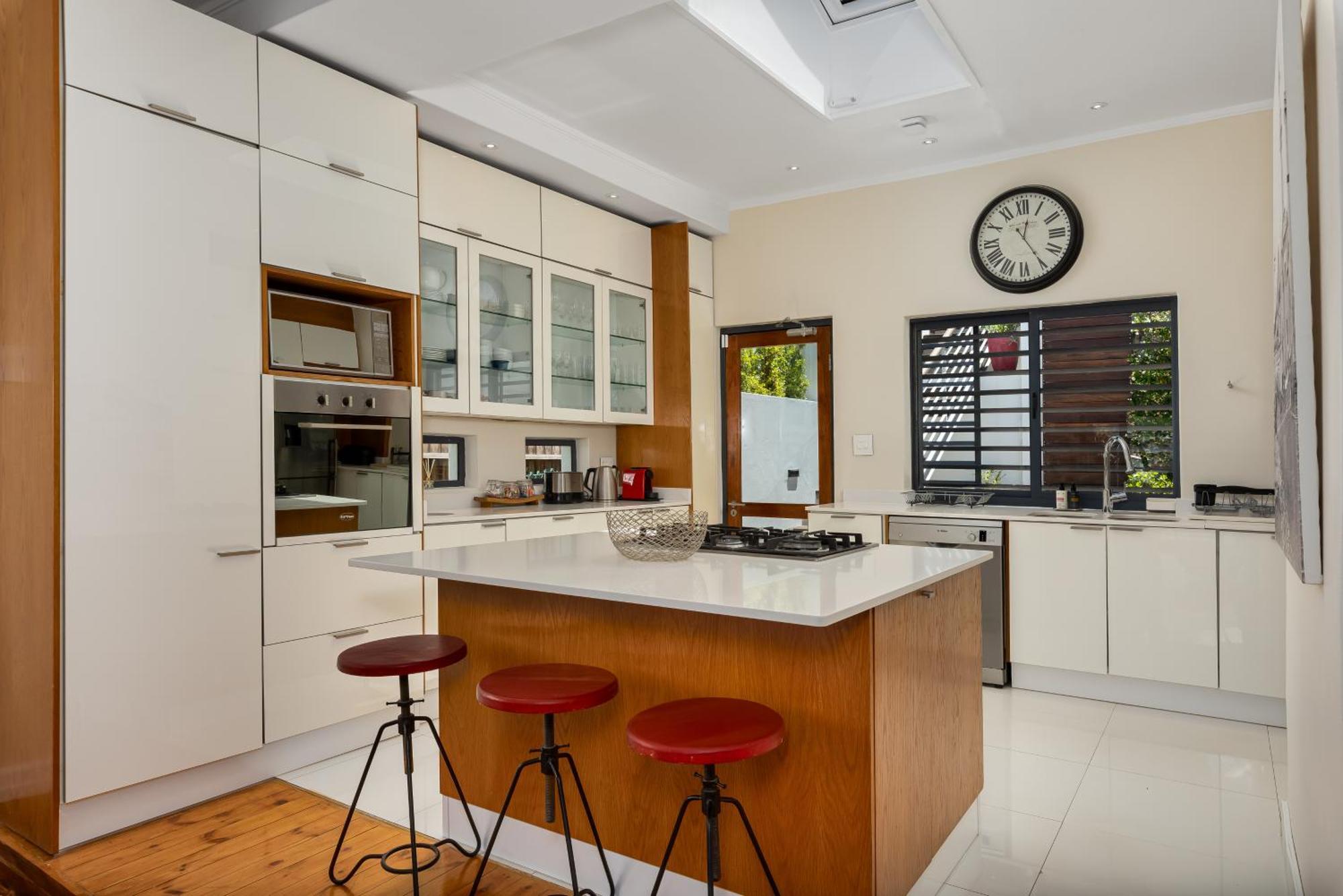 Road 14 Apartment *